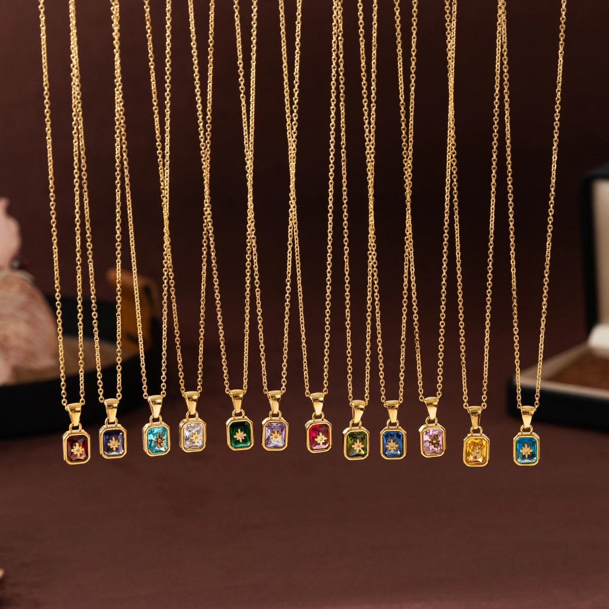 LYCKOSTJÄRNA HALSBAND